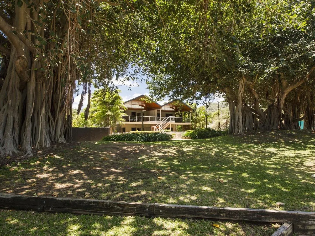Picnic Bay Apartments Unit 1